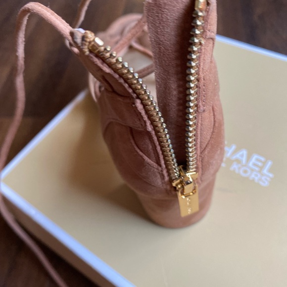 Micheal Kors Mirabel Mid Suede Heels Sandals - Picture 13 of 15